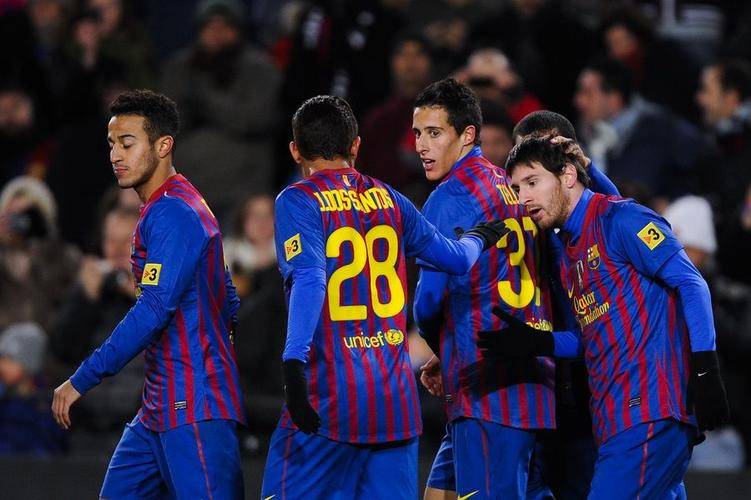 开云网页版中国官网-风云突变皇家社会今晨临场应变，西甲版图或变，更衣室稳定，纪律约束更严格(景帝纪事)