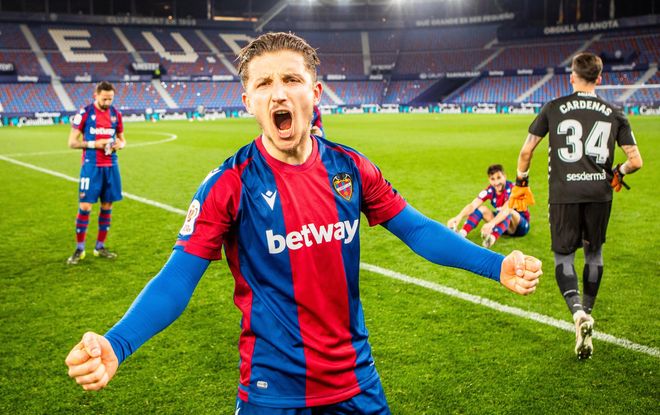 详细阅读:开云网页版中国官网-皇马公布热身赛大名单 开云网页版中国官网-皇马公布热身赛大名单